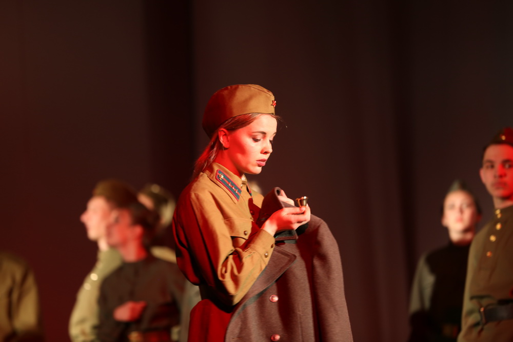 В Камчатском театре драмы и комедии состоялся торжественный приём Губернатора края, посвящённый 72-й годовщине Великой Победы.