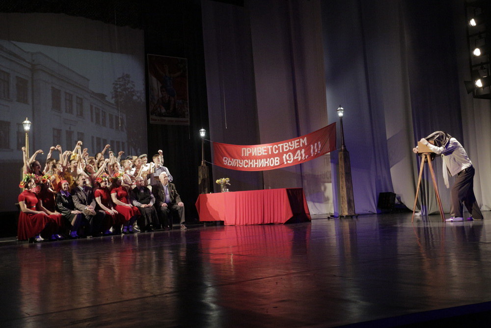 В Камчатском театре драмы и комедии состоялся торжественный приём Губернатора края, посвящённый 72-й годовщине Великой Победы.