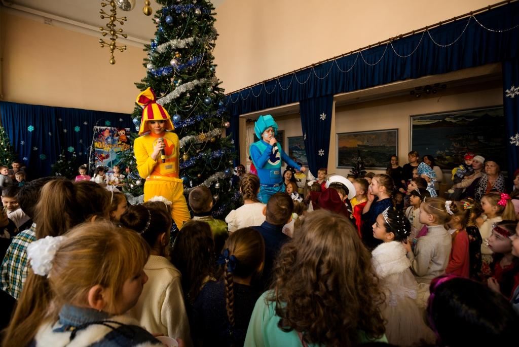 С 24 декабря 2016 года по 07 января 2017 года, Шоу- театр для детей «МультиГрад», вновь гостеприимно открыл свои двери для всех детей Камчатки.